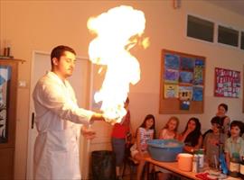 Експерименти у школи  "Научнионица" - 2015. год.